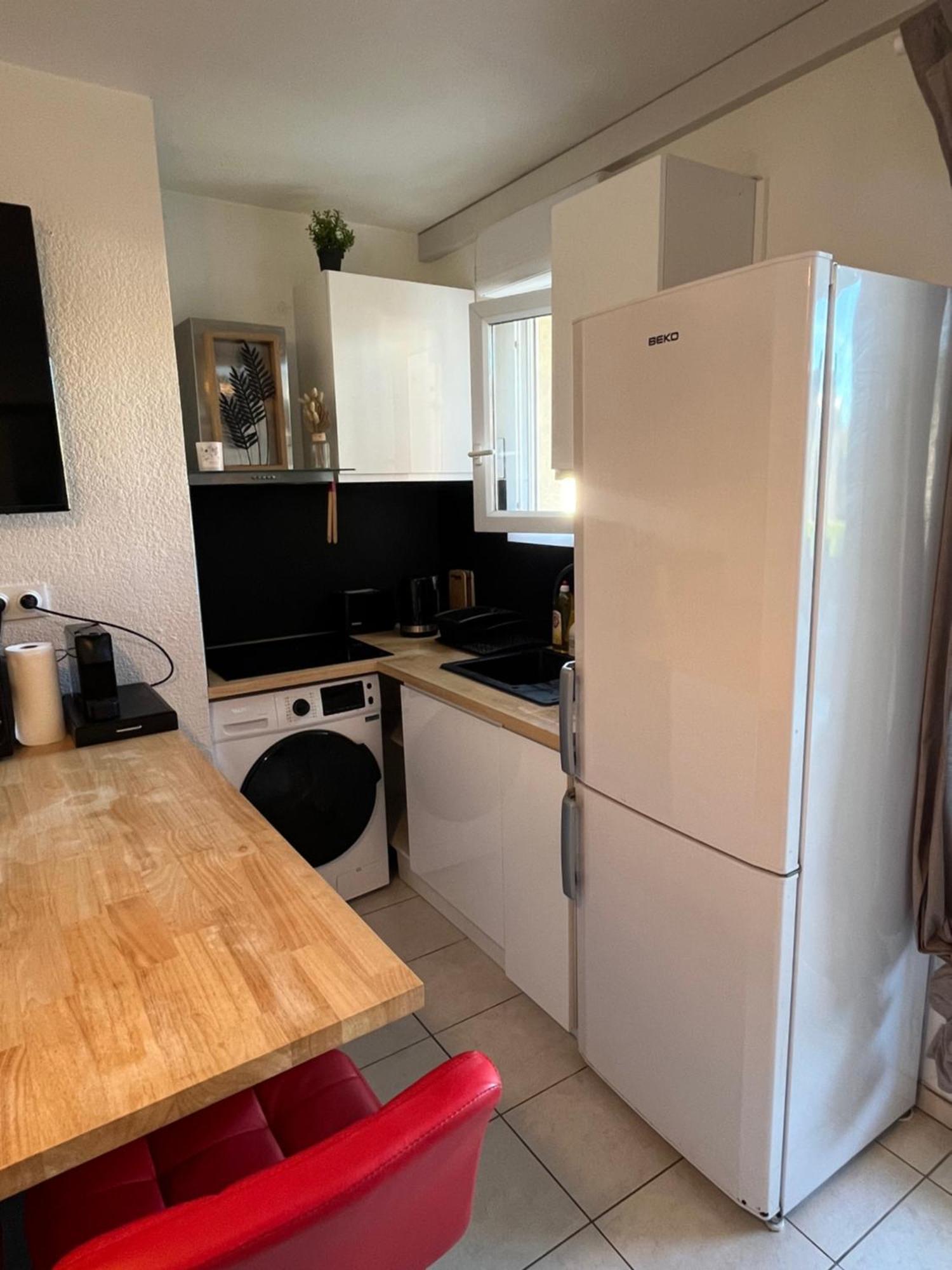 Joli T2/ Tram/ Clim/ Parking/ Wifi/ Piscine Apartment Монпелие Екстериор снимка