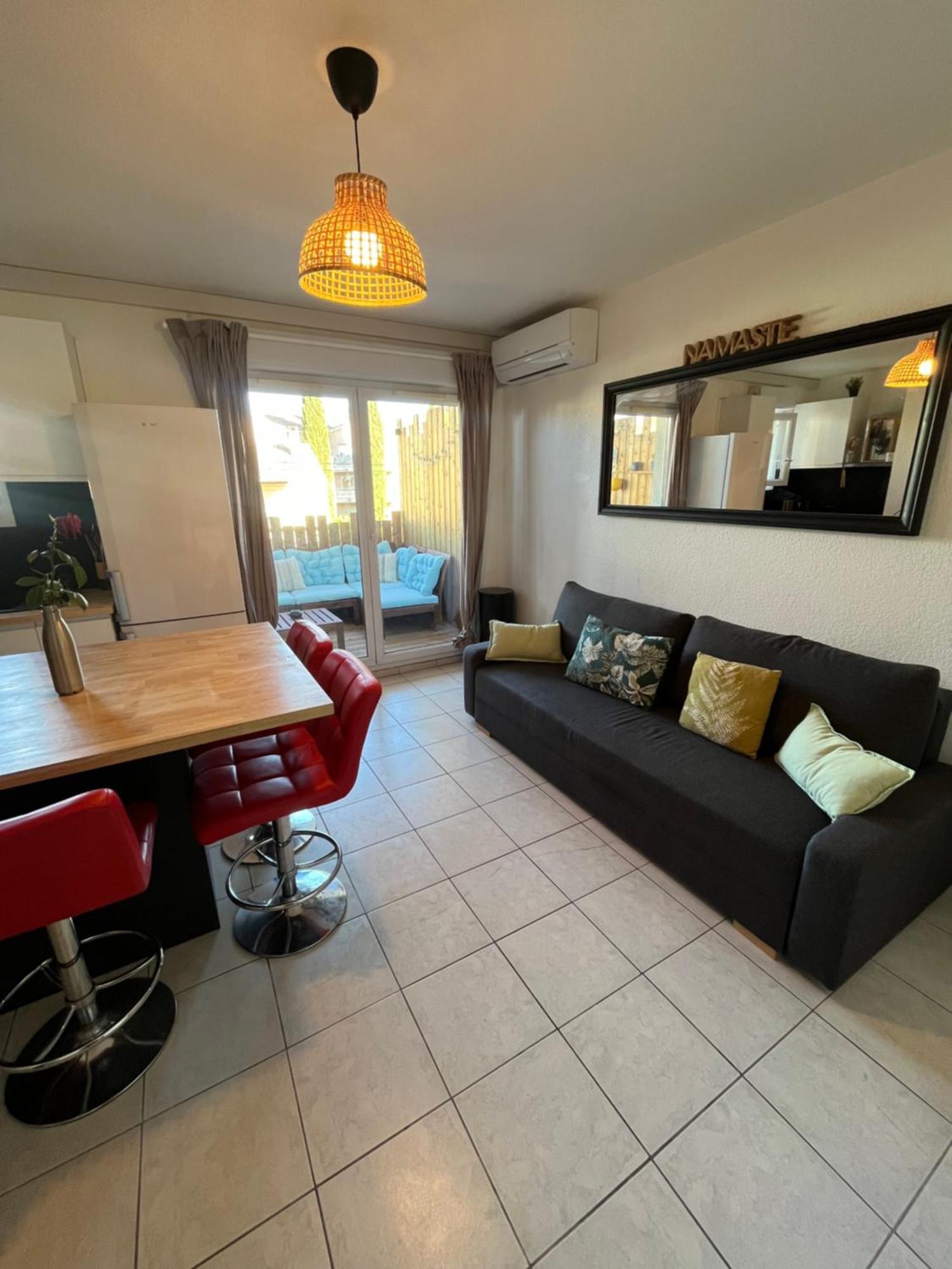 Joli T2/ Tram/ Clim/ Parking/ Wifi/ Piscine Apartment Монпелие Екстериор снимка