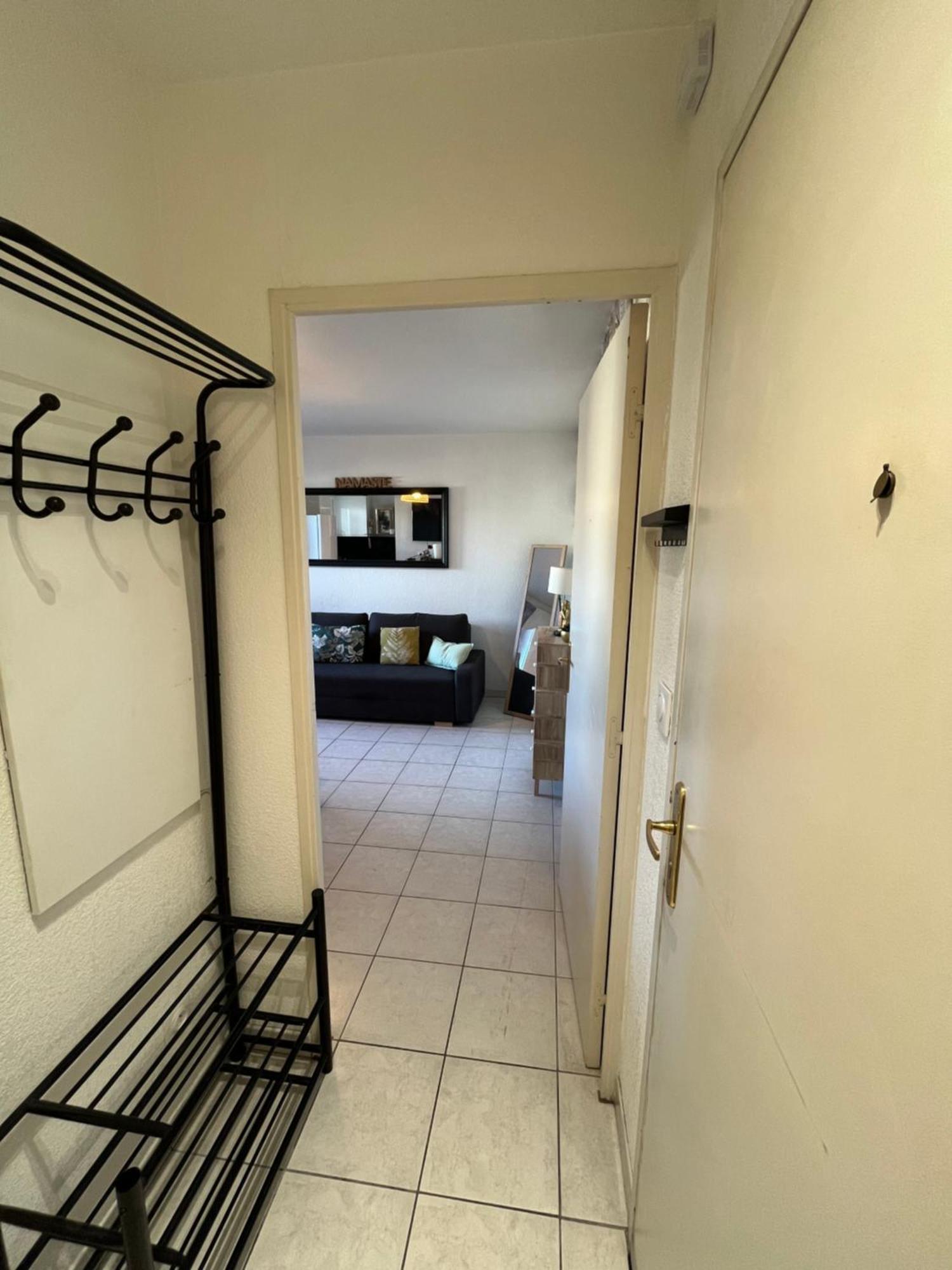 Joli T2/ Tram/ Clim/ Parking/ Wifi/ Piscine Apartment Монпелие Екстериор снимка